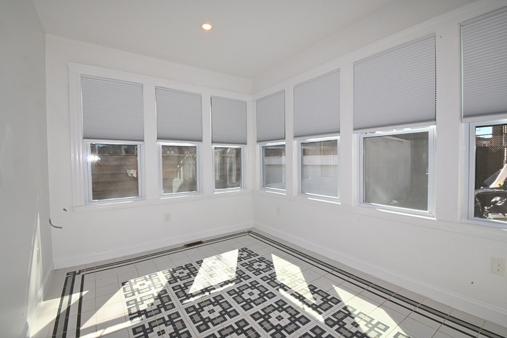 28-30 Schuyler, Roxbury