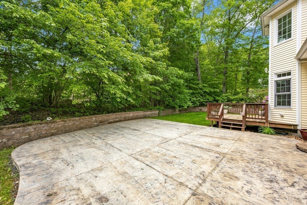 2 Arrowhead Ln, Westborough