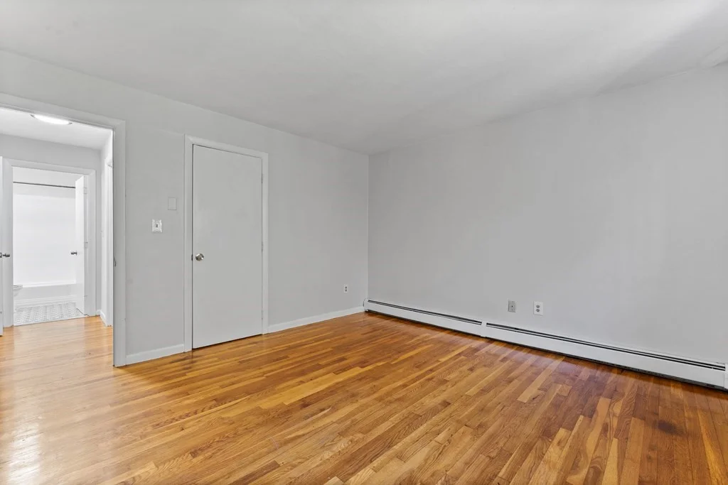 580 Cummins Highway, Mattapan