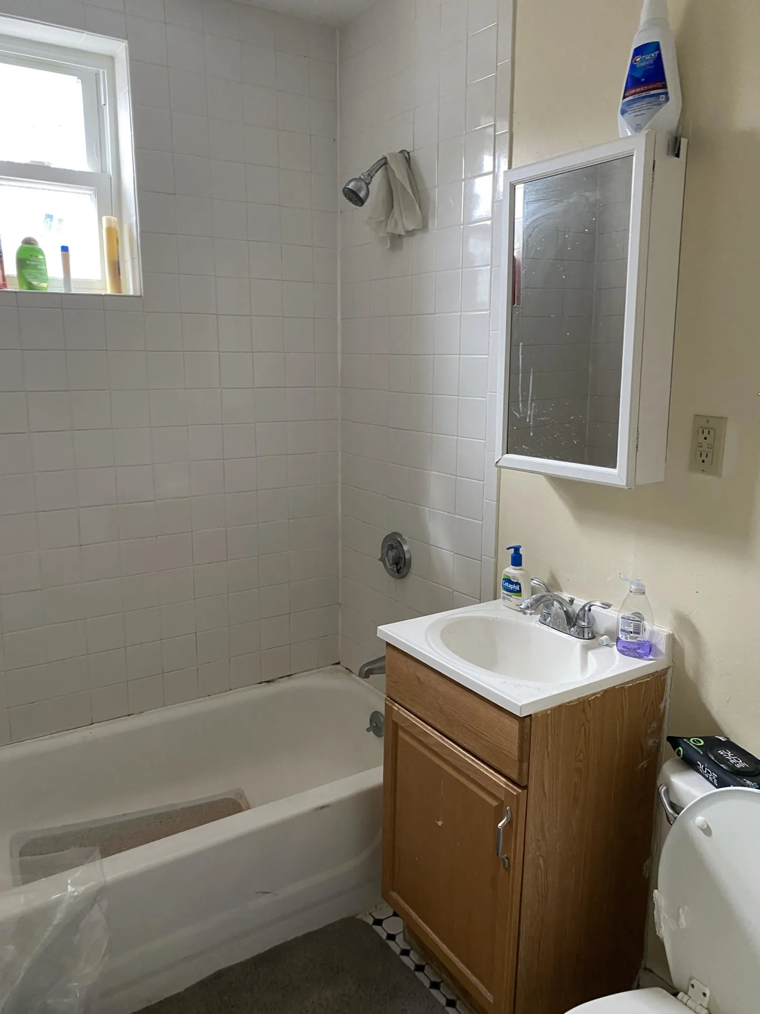 227 Roxbury St, Roxbury