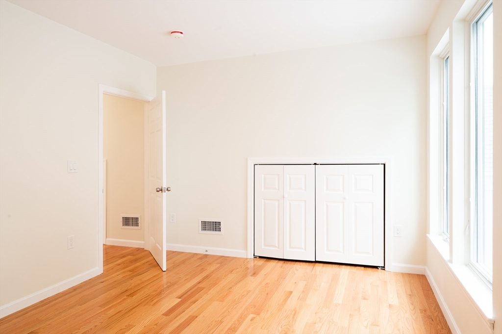 171 Everett St, Allston