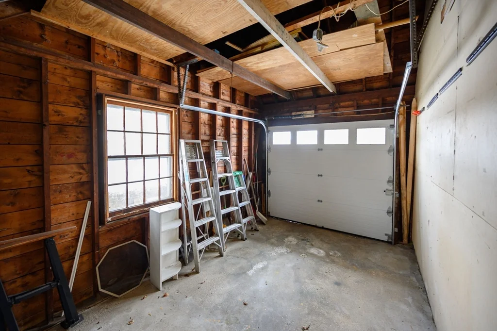 25 Bayberry Ln, Cohasset