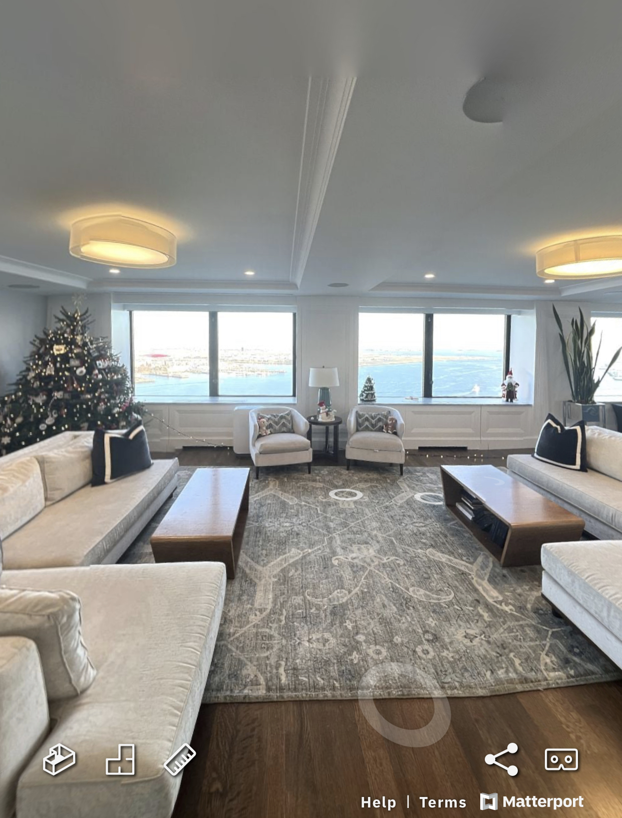 85 East India Row, Downtown