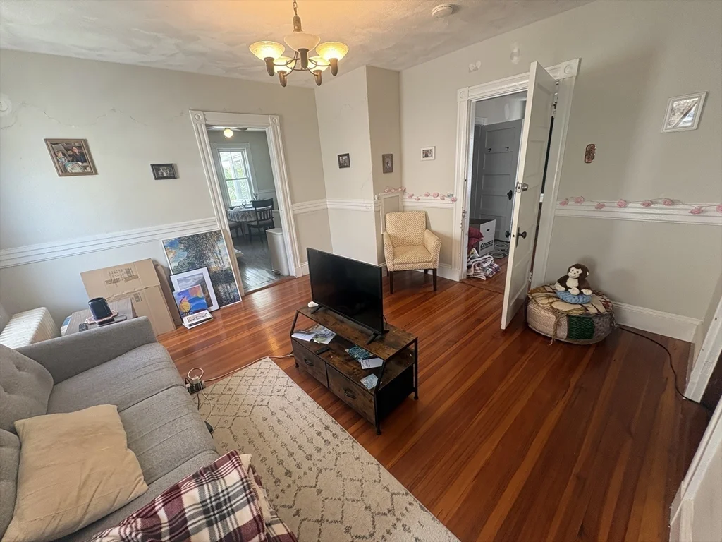 73 Marlboro St, Belmont