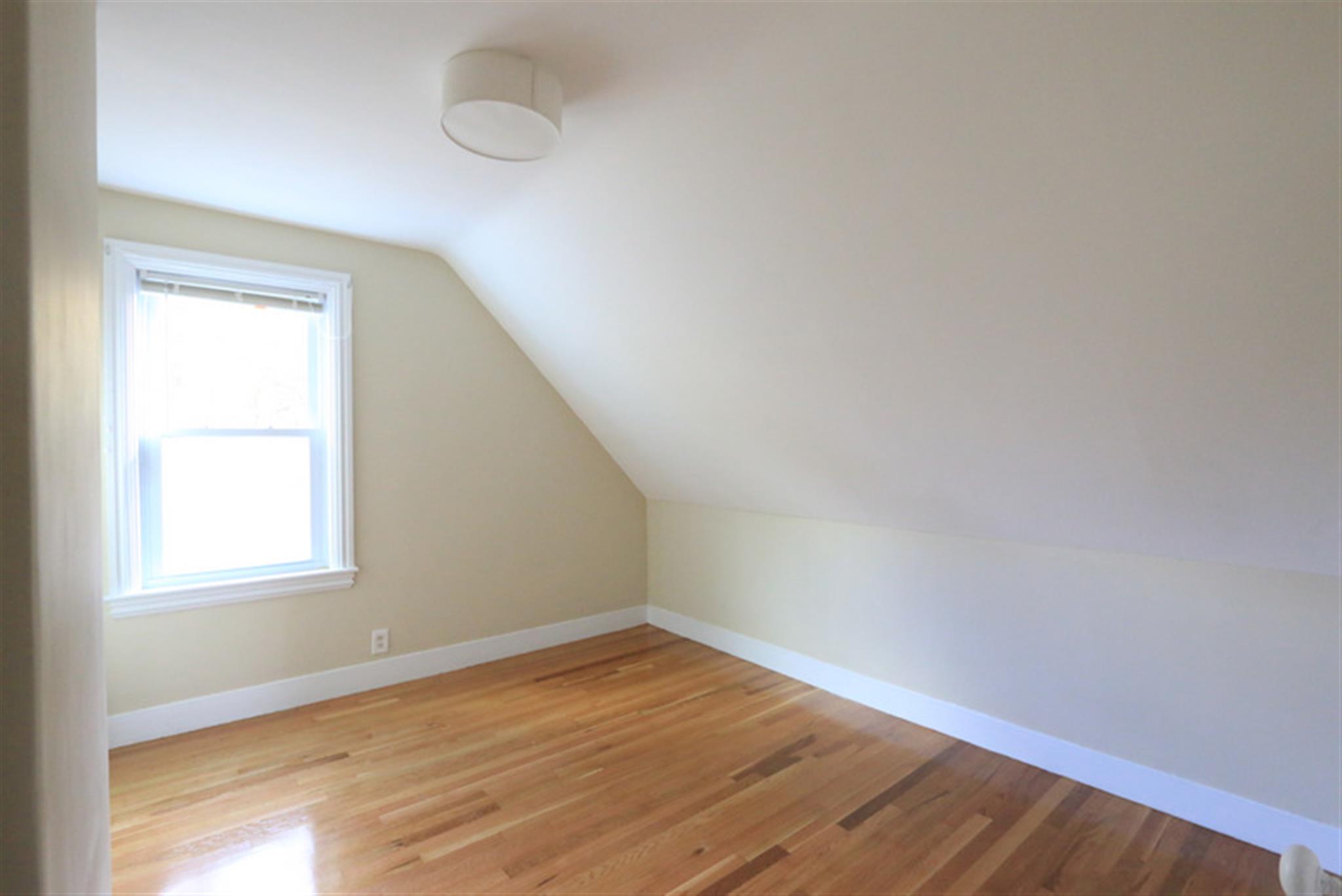 18 Chandler St, Tufts