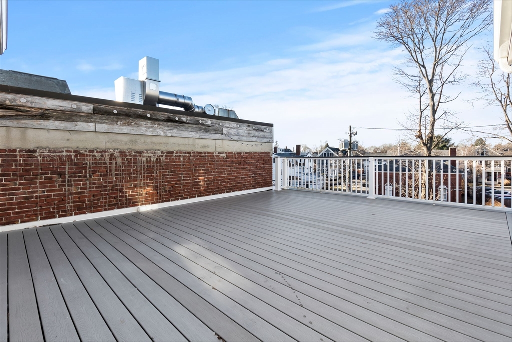 44 Maple St, Danvers