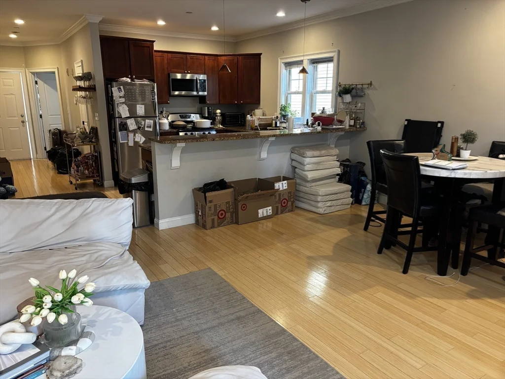 18 Knowlton St, South Boston