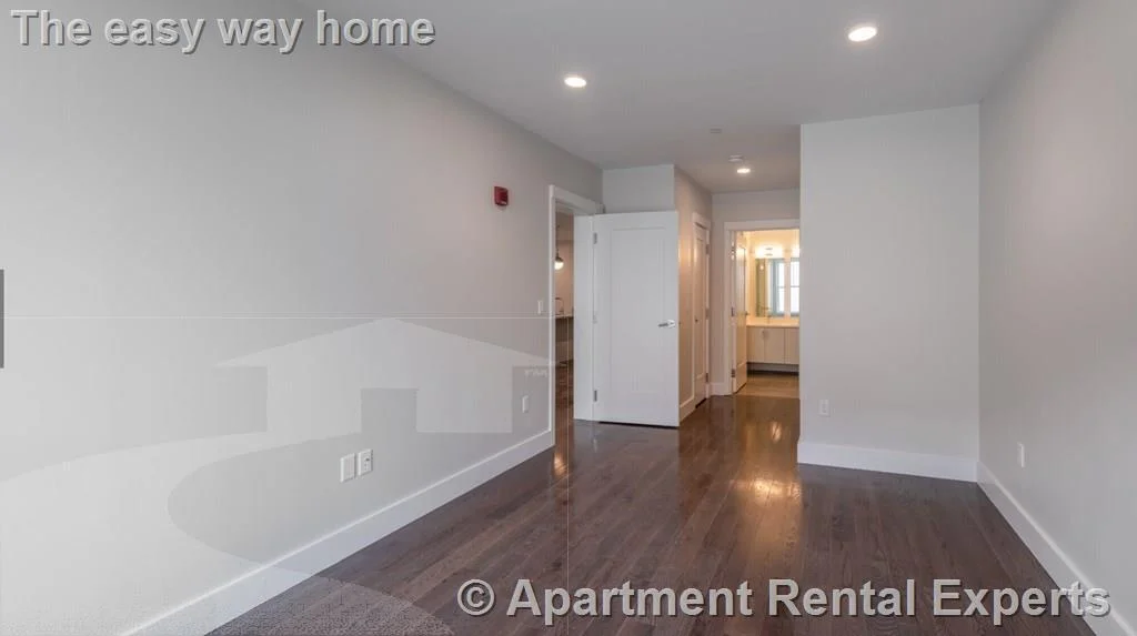 434 Mcgrath Hwy, Prospect Hill