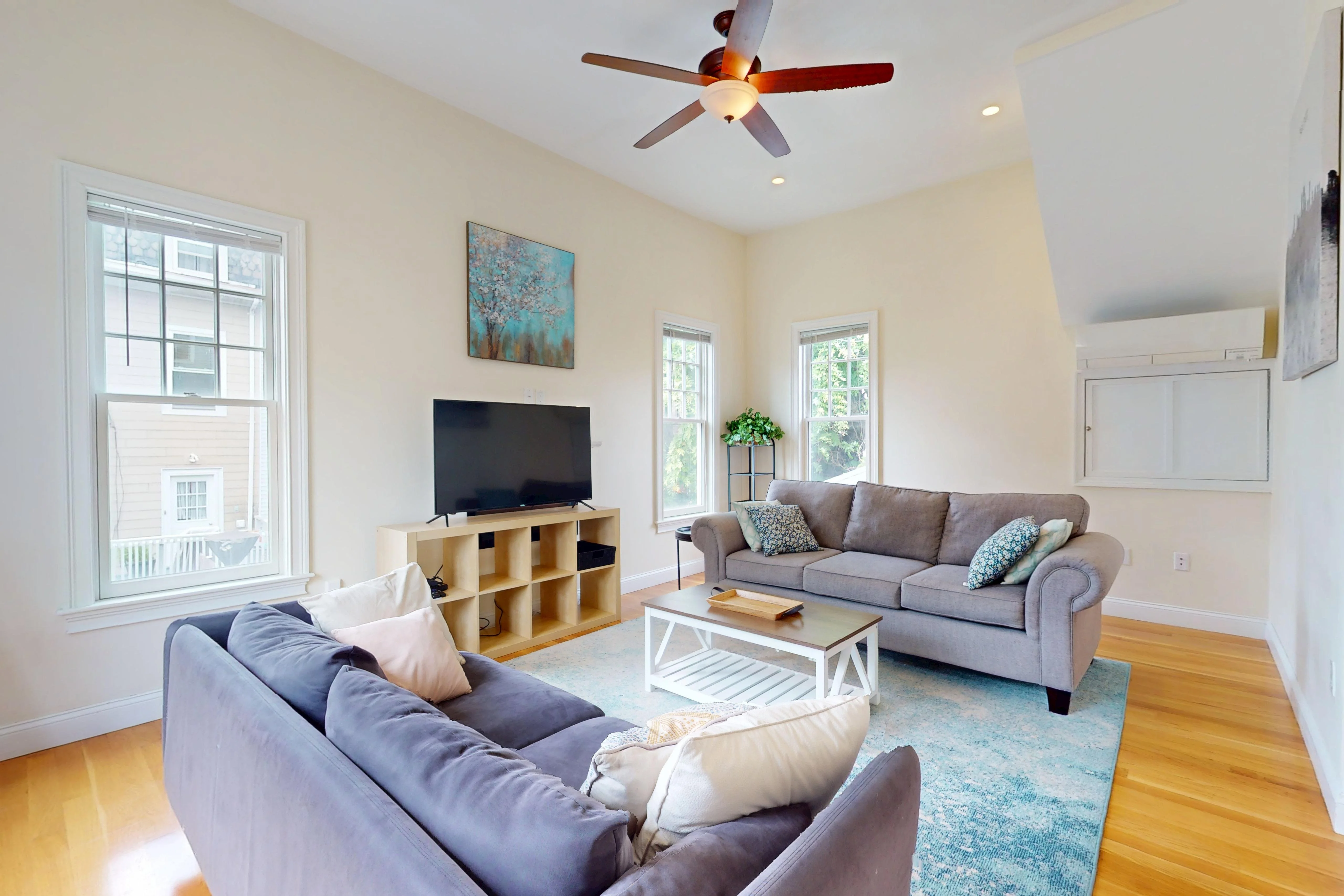 10 Bradbury St, Allston