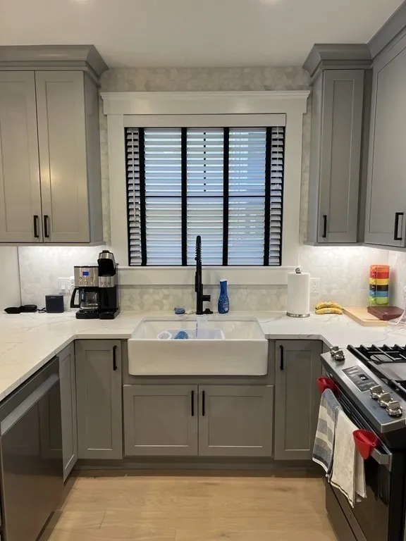 398 Bremen St, East Boston