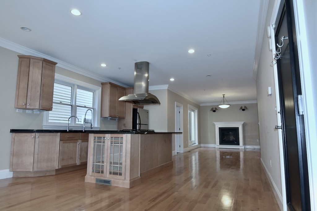 360 Dorchester St, South Boston