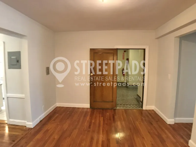 1157 Beacon St, Longwood