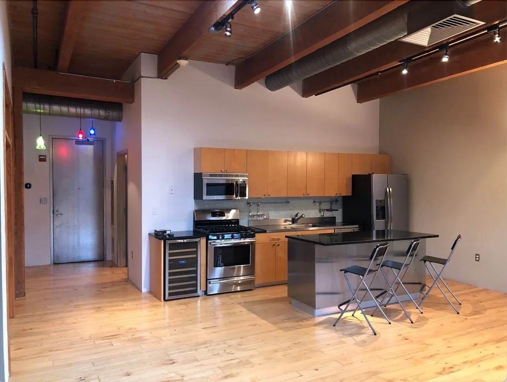 11-21 Wormwood, Seaport District