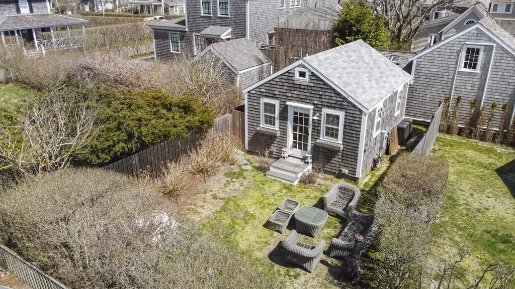 2 Cabot Ln, Nantucket