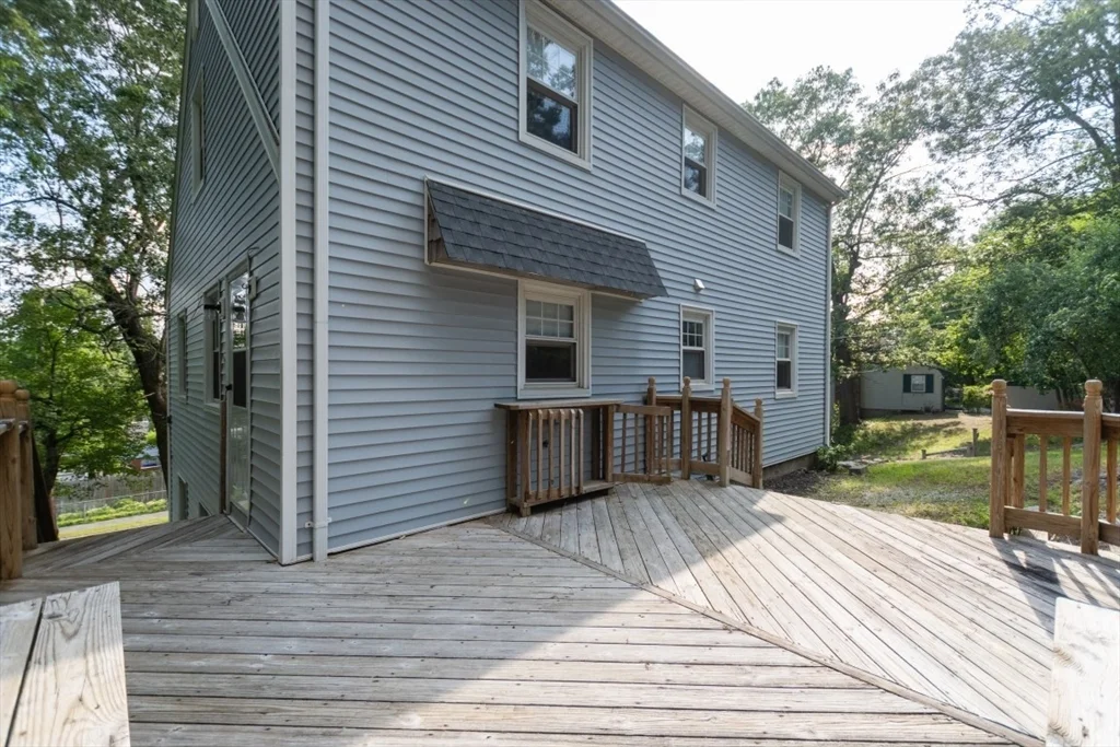 205 Hardy Pond Rd, Waltham