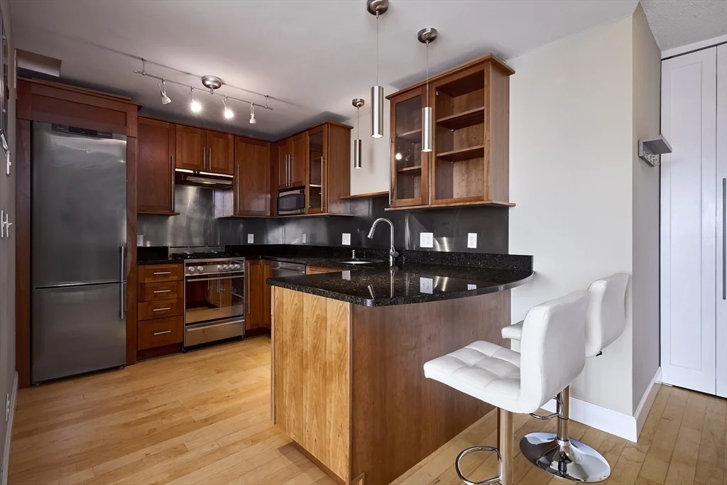 85 East India Row, Waterfront