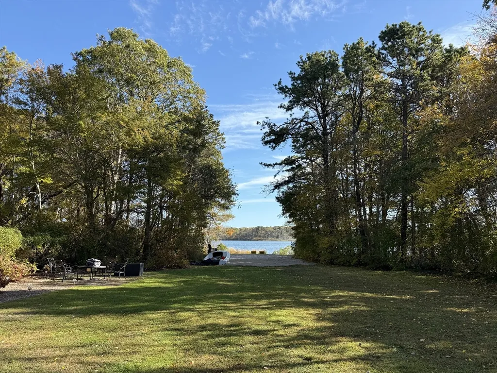 28 Swan Lake Rd, Yarmouth