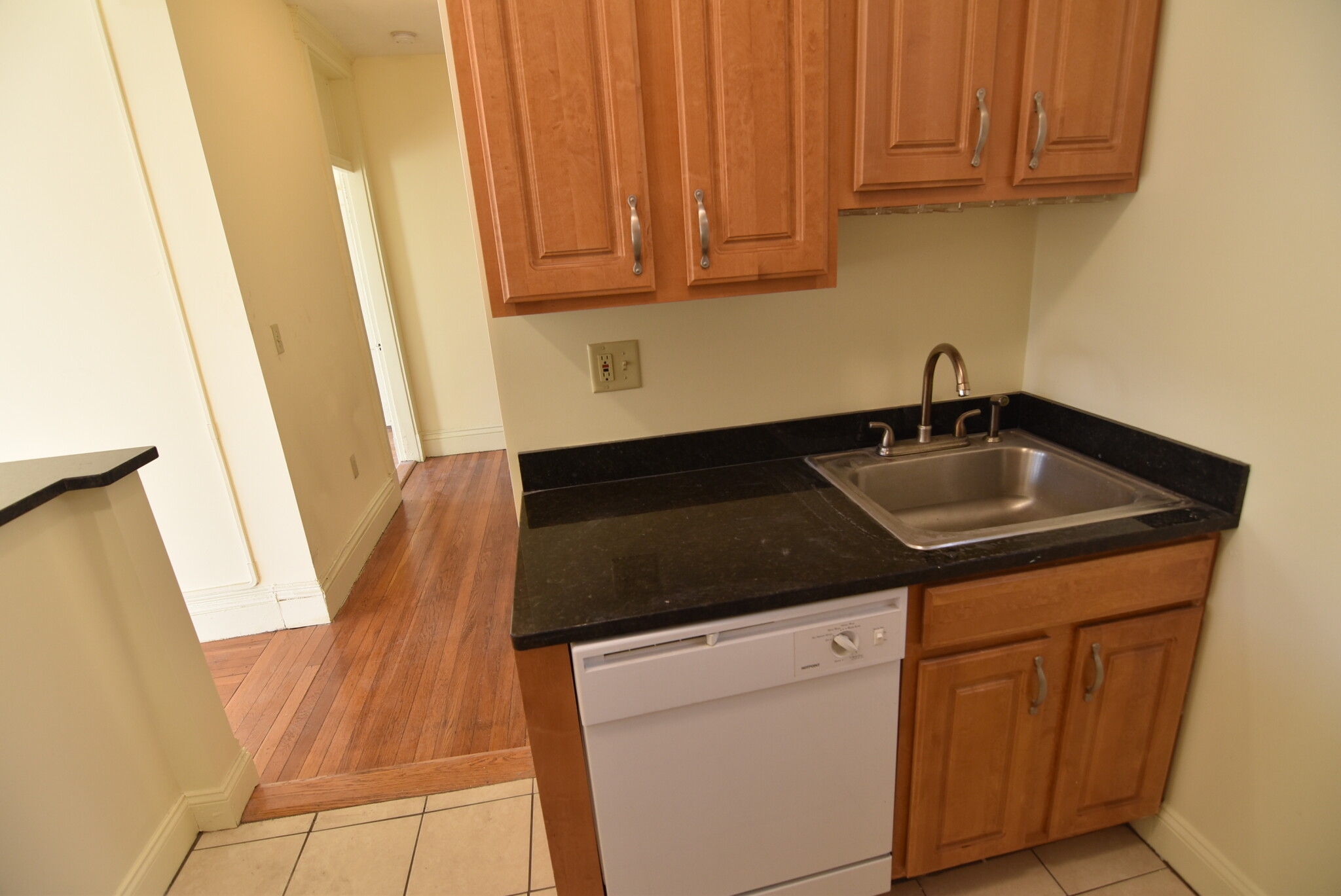 109 Queensberry St, Fenway