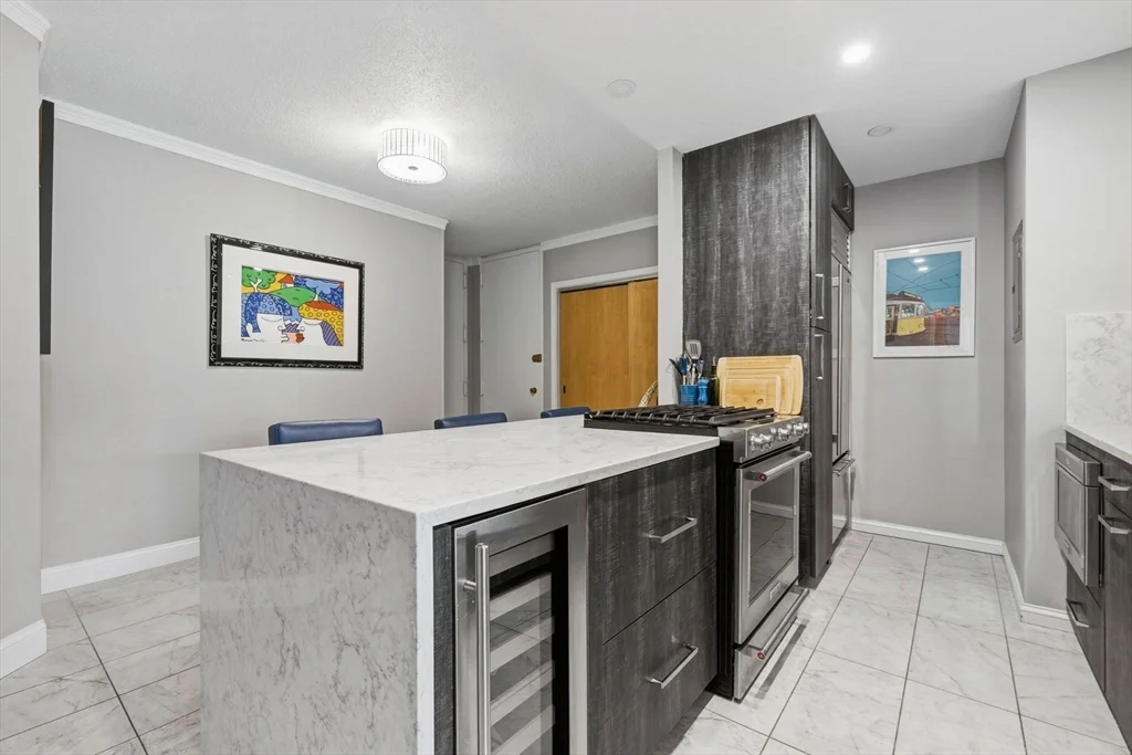 65 E India Row, Downtown