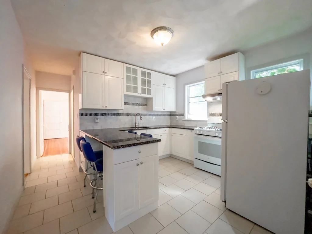 24 Montvale St, Roslindale