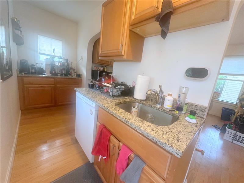 10 Rogers Ave, Powder House Square