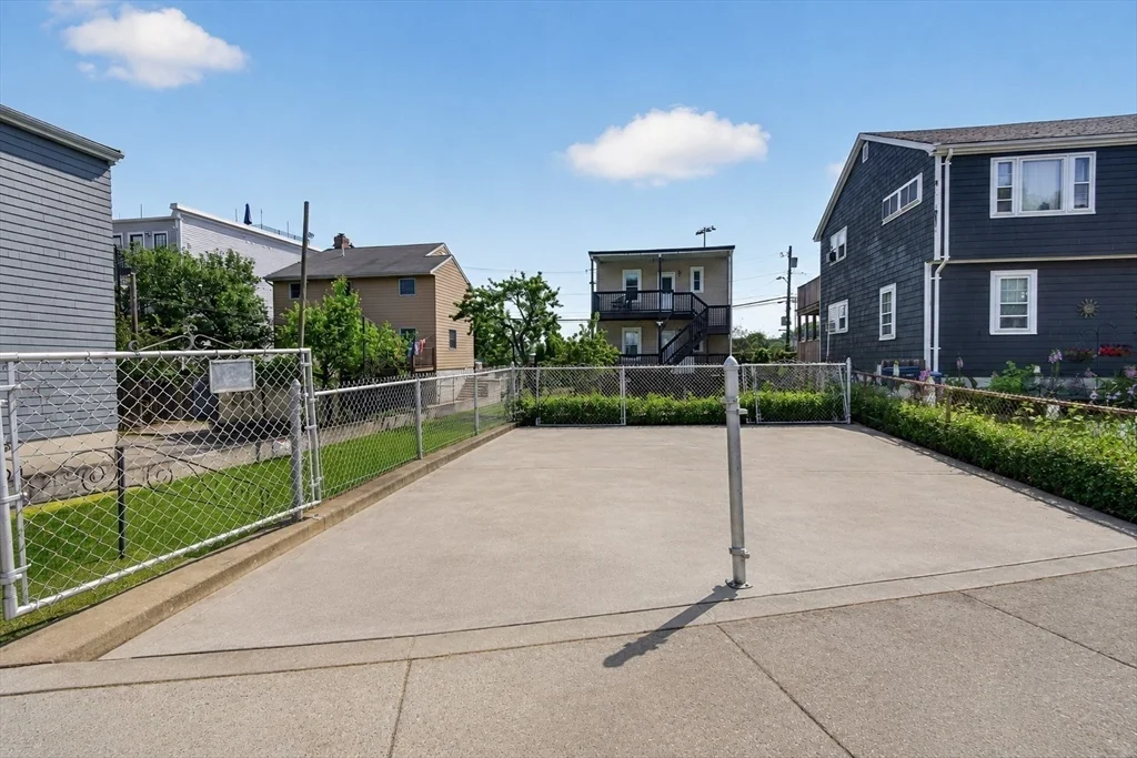 41 Boardman St, East Boston