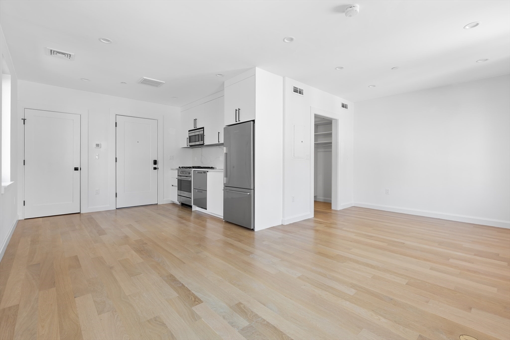 1618 Beacon St, Brookline