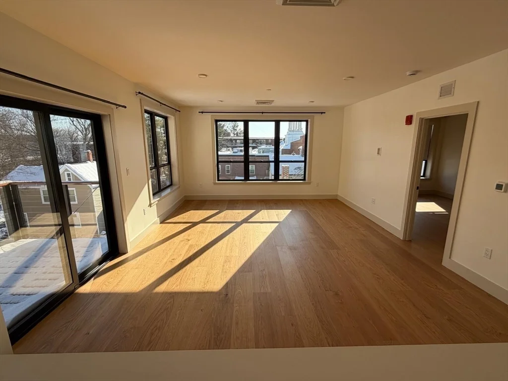 1025 Massachusetts Ave, Arlington Heights