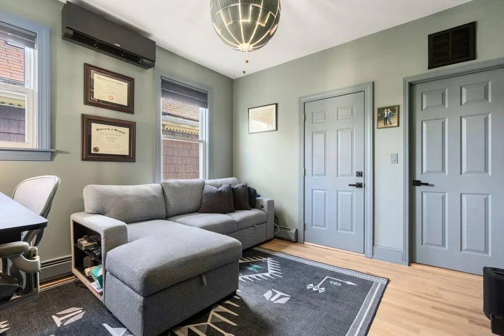 118 Franklin St, Brookline