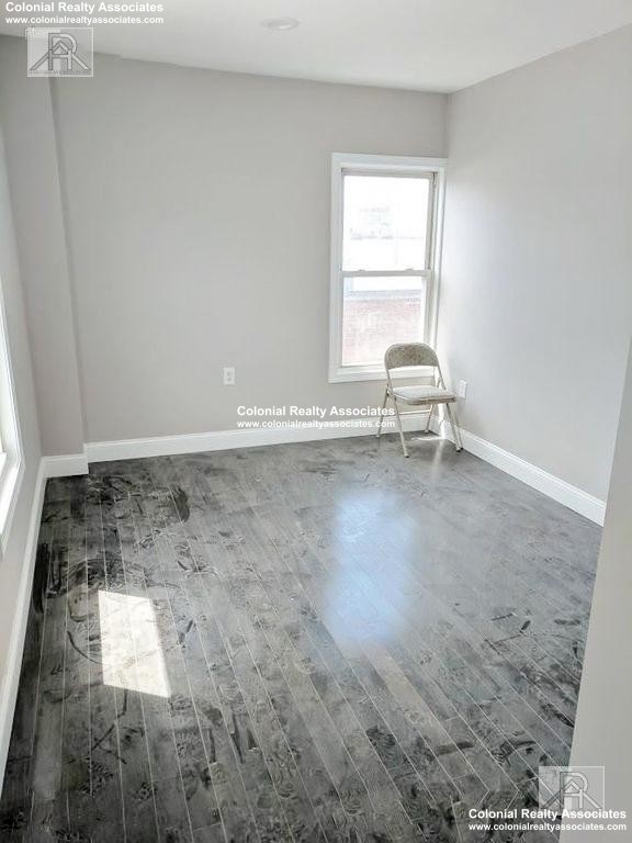 77 Linden St, Allston
