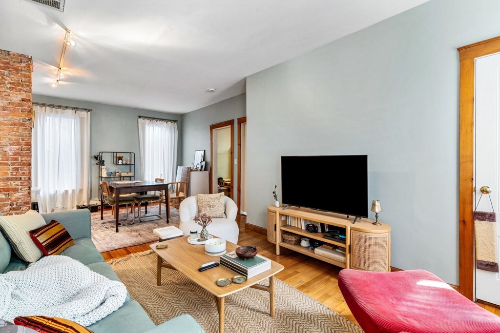 7 Flagg St, Harvard Square