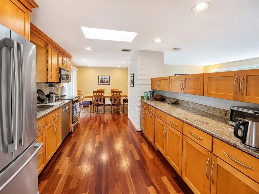 15 Leonard Rd, Framingham