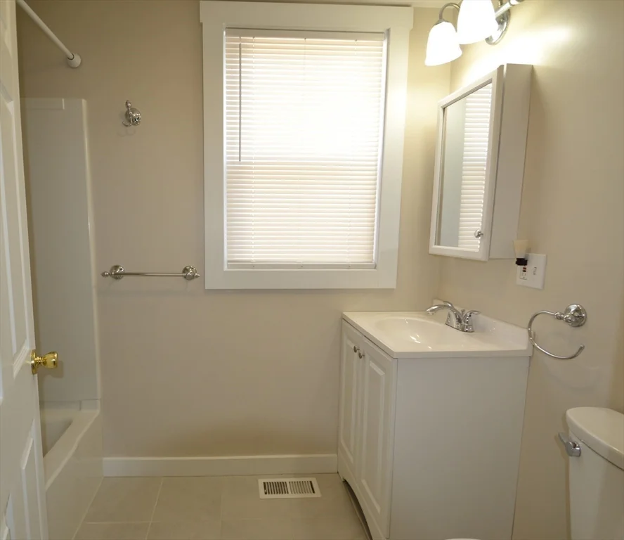 76 Brown St, South Waltham