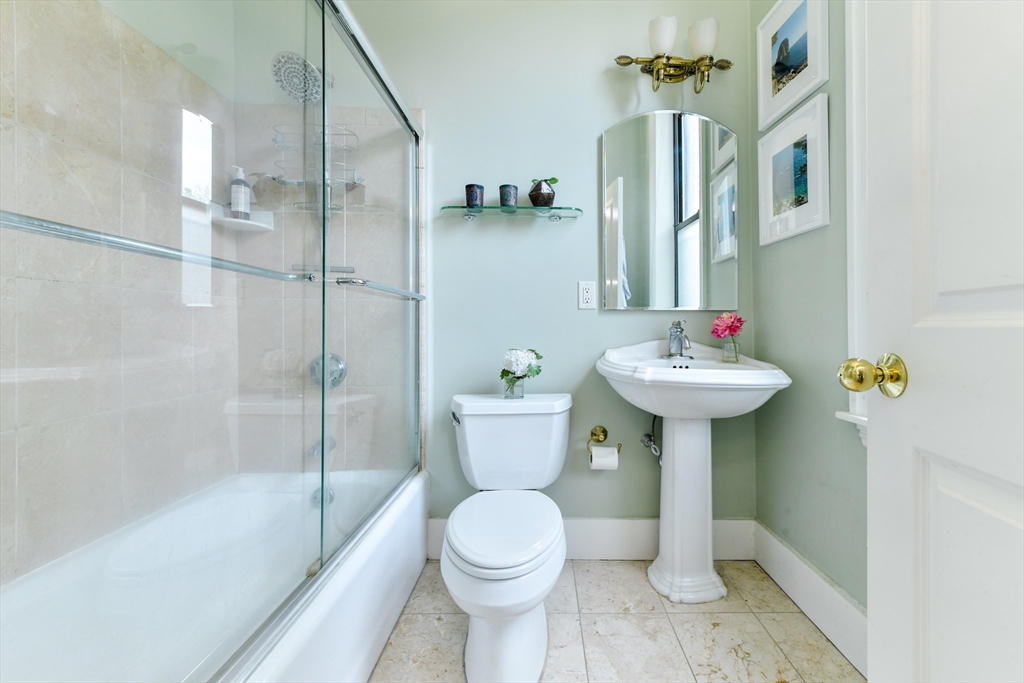 14 Braddock Park, South End