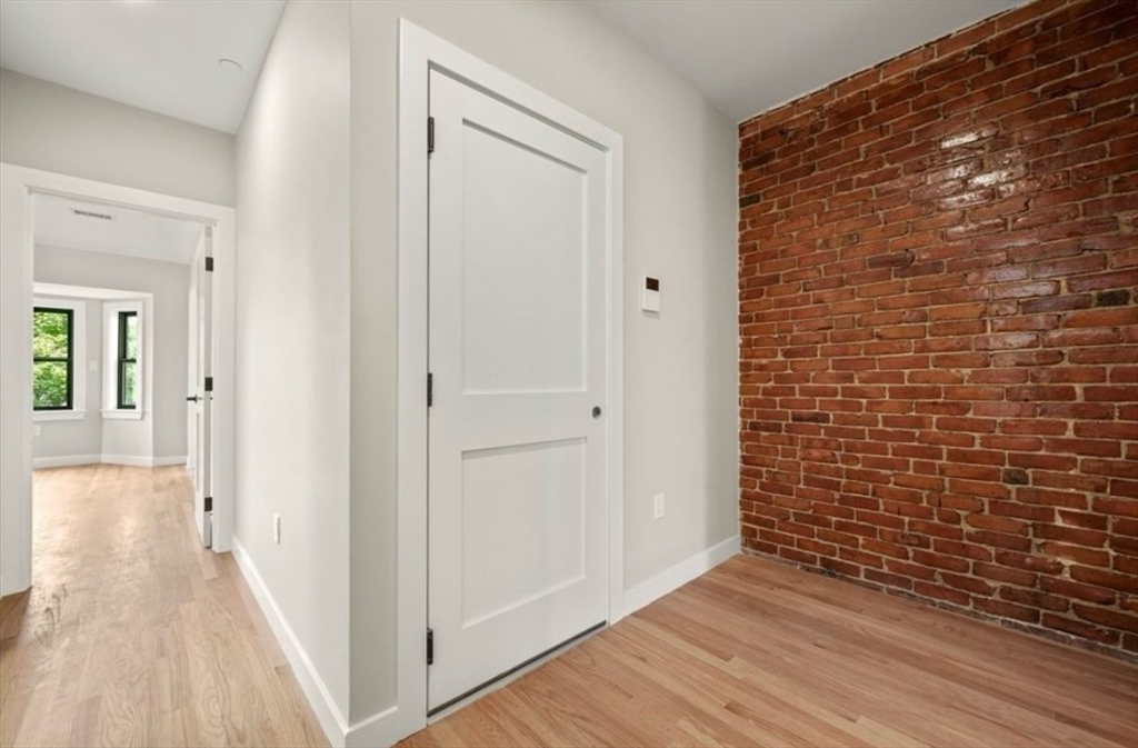 543 E 7th, South Boston