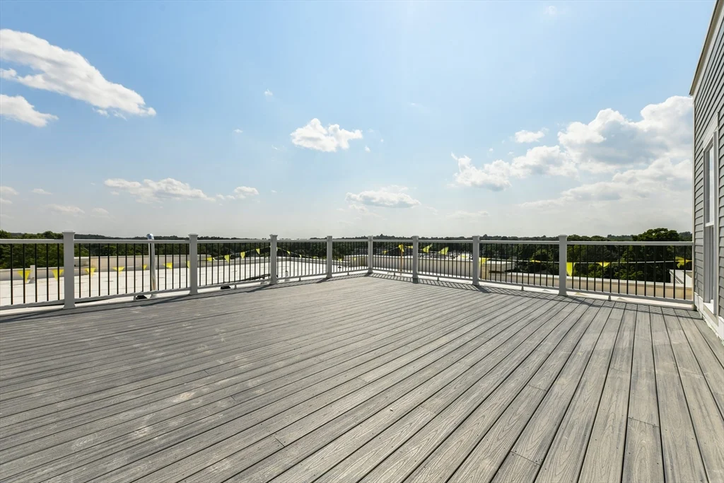 8 Sanborn St, Reading