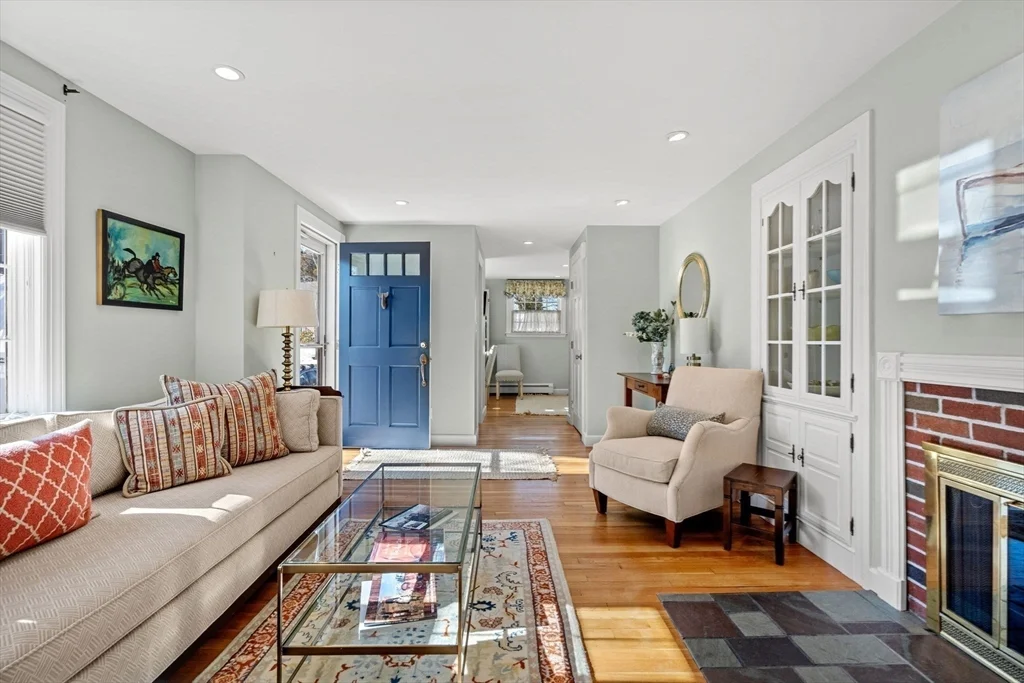9 Brimblecomb, Marblehead