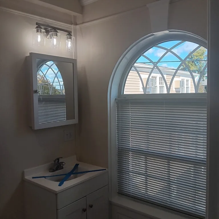 99 Main St, Middleboro