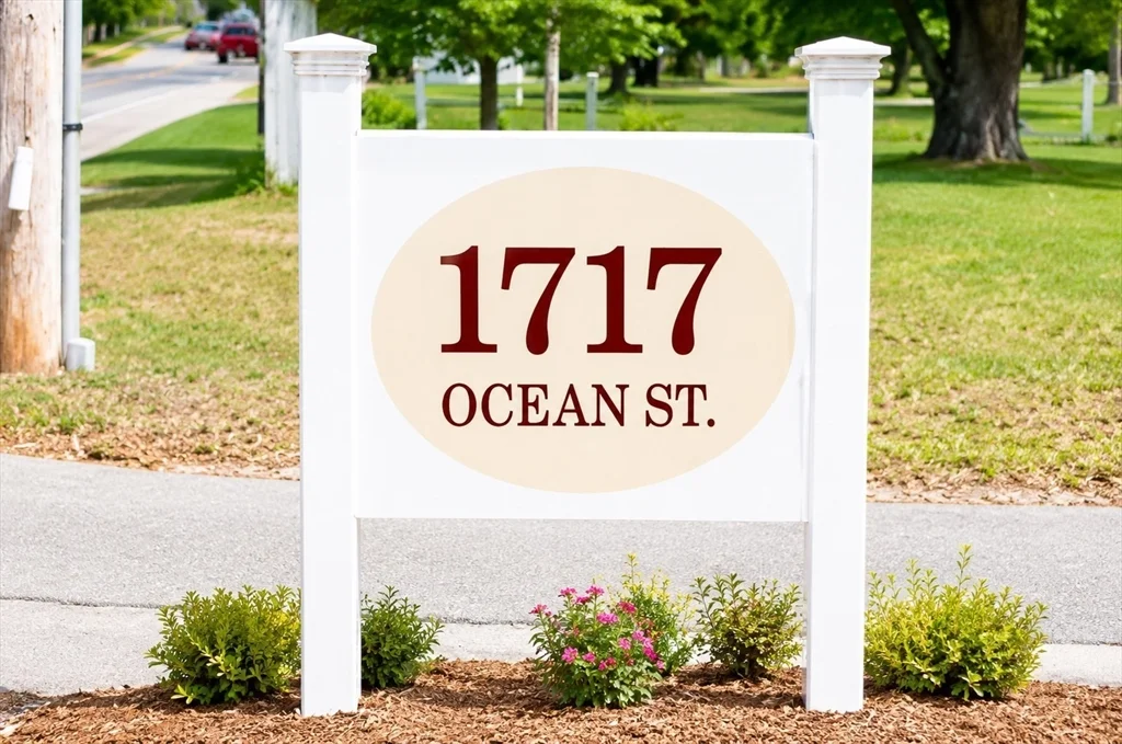 1717 Ocean St, Marshfield