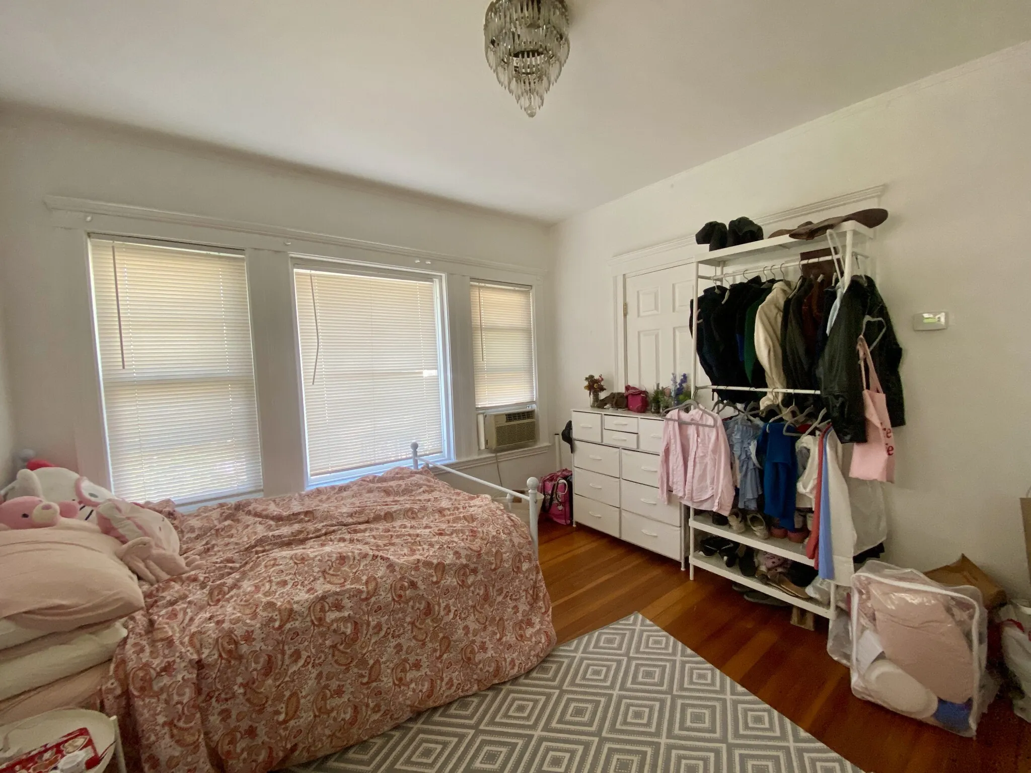 100 West Adams St, West Somerville