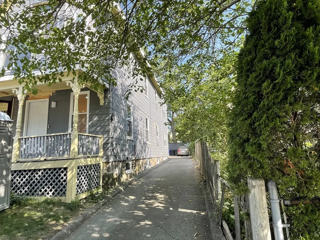 29 Catherine St, Roslindale