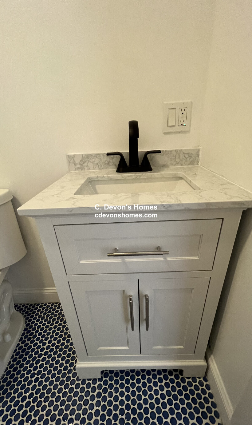 953 Shirley St, Winthrop