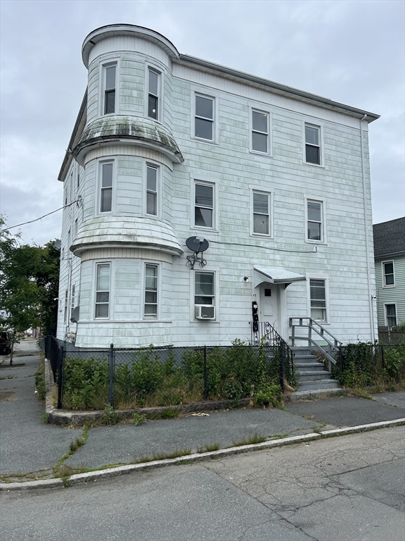 49 Division St, South End