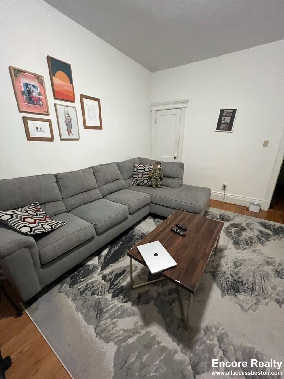 105 Queensberry St, Fenway