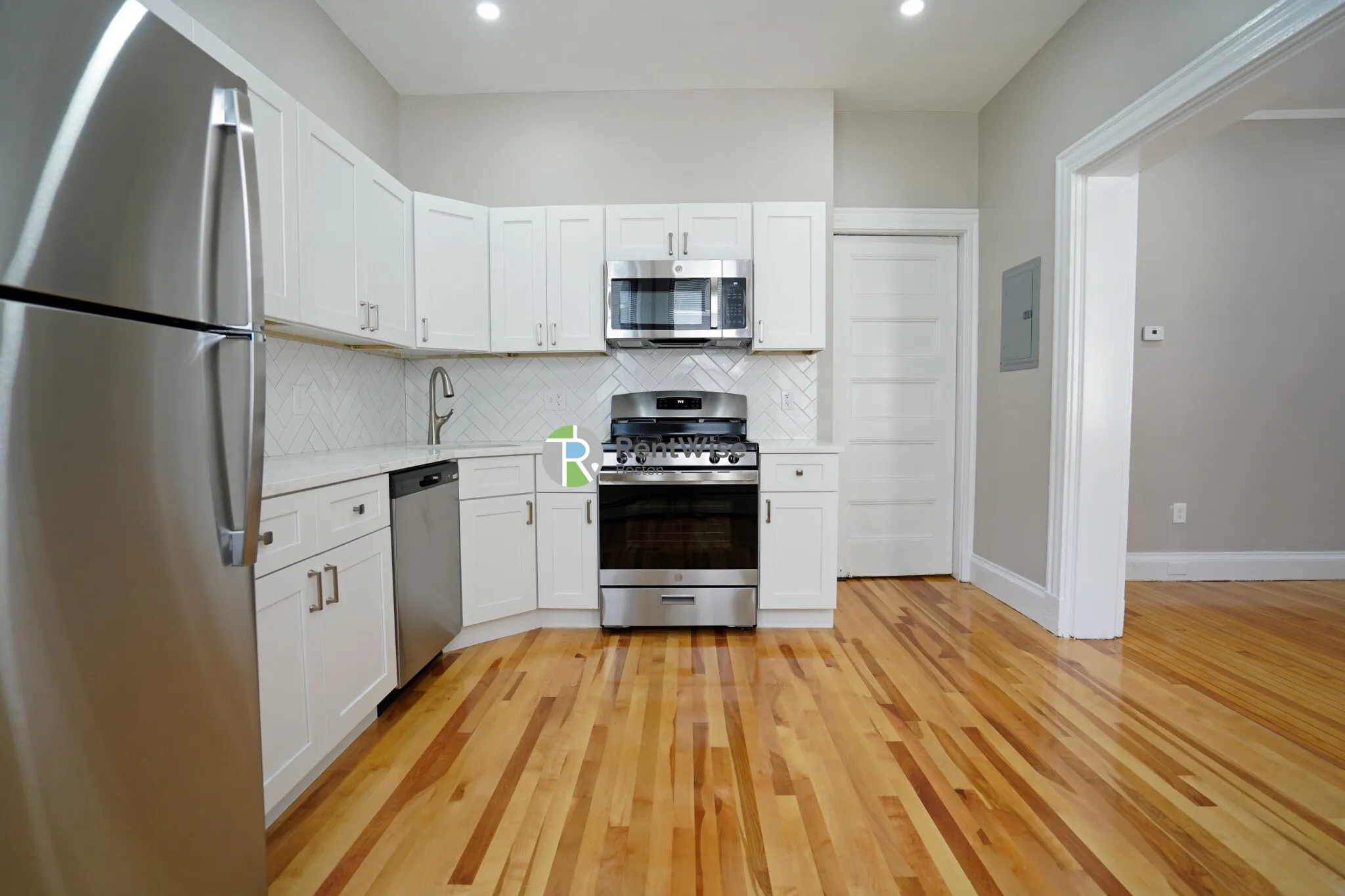 72 Gardner St, Allston