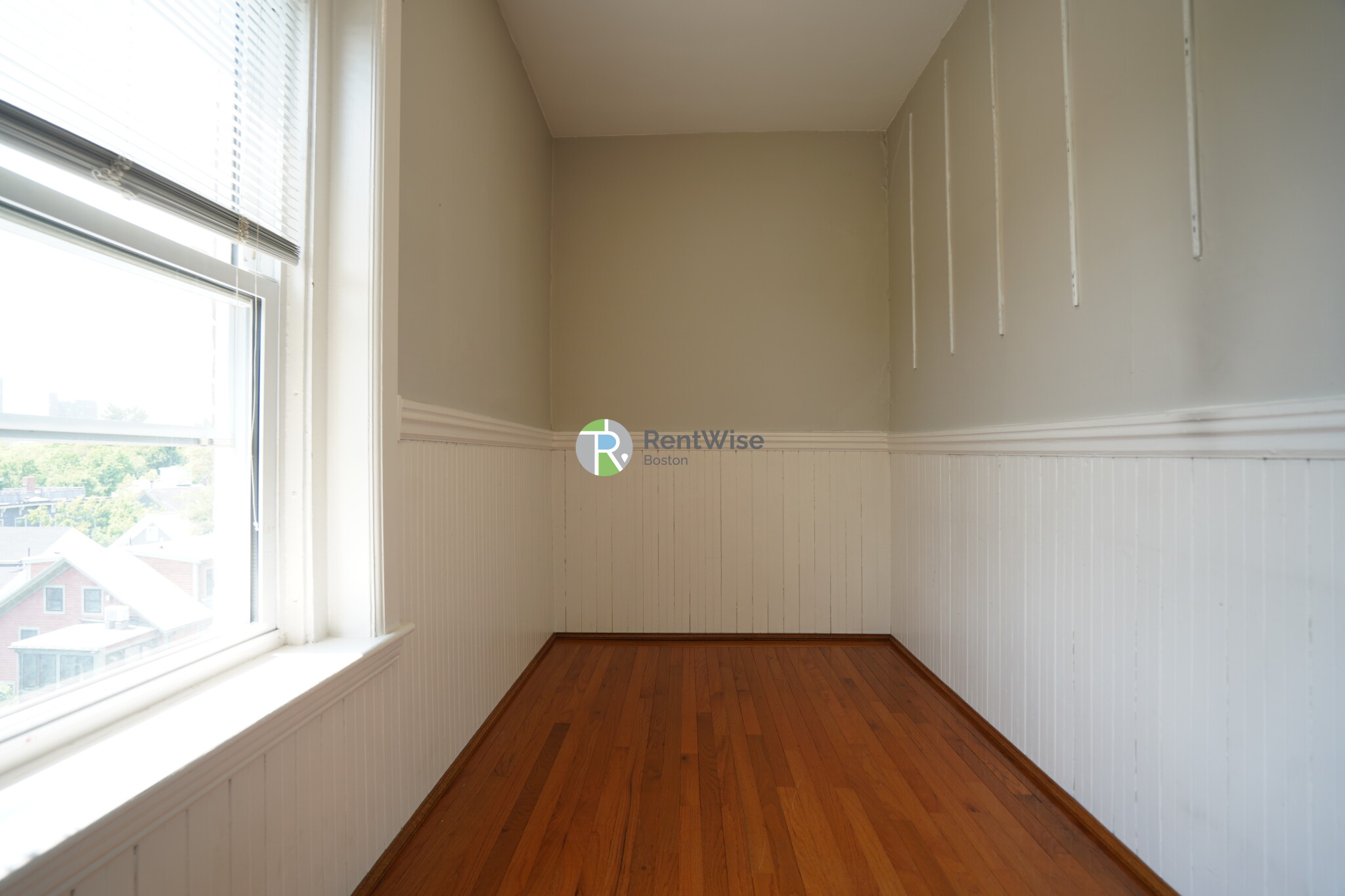 900 Massachusetts Ave, Riverside