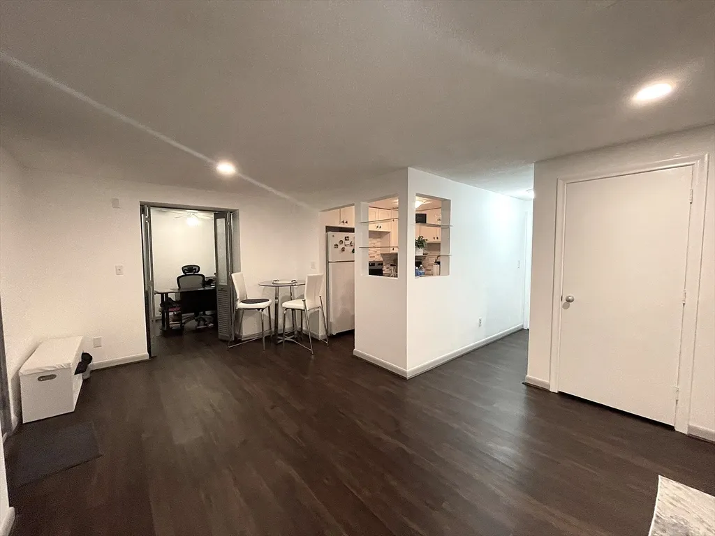 1325 Worcester Rd, Framingham