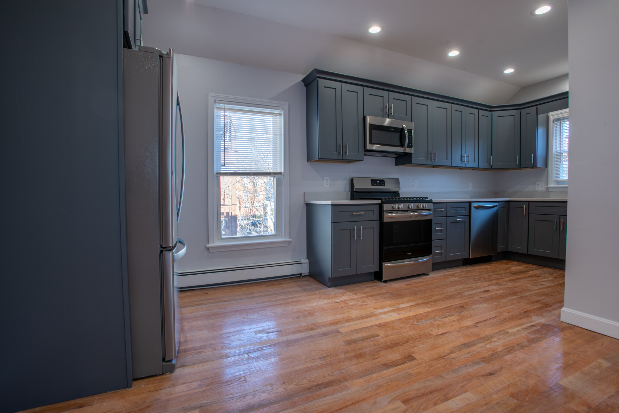 4 bed, 2 bath apartment for rent at 18 Hews Unit 2, Cambridgeport — photo 4 of 24