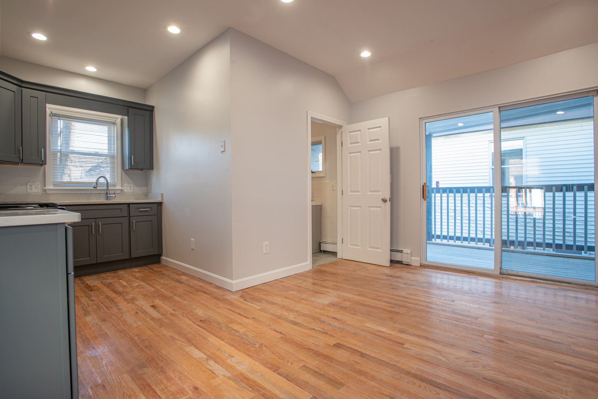 4 bed, 2 bath apartment for rent at 18 Hews Unit 2, Cambridgeport — photo 10 of 24