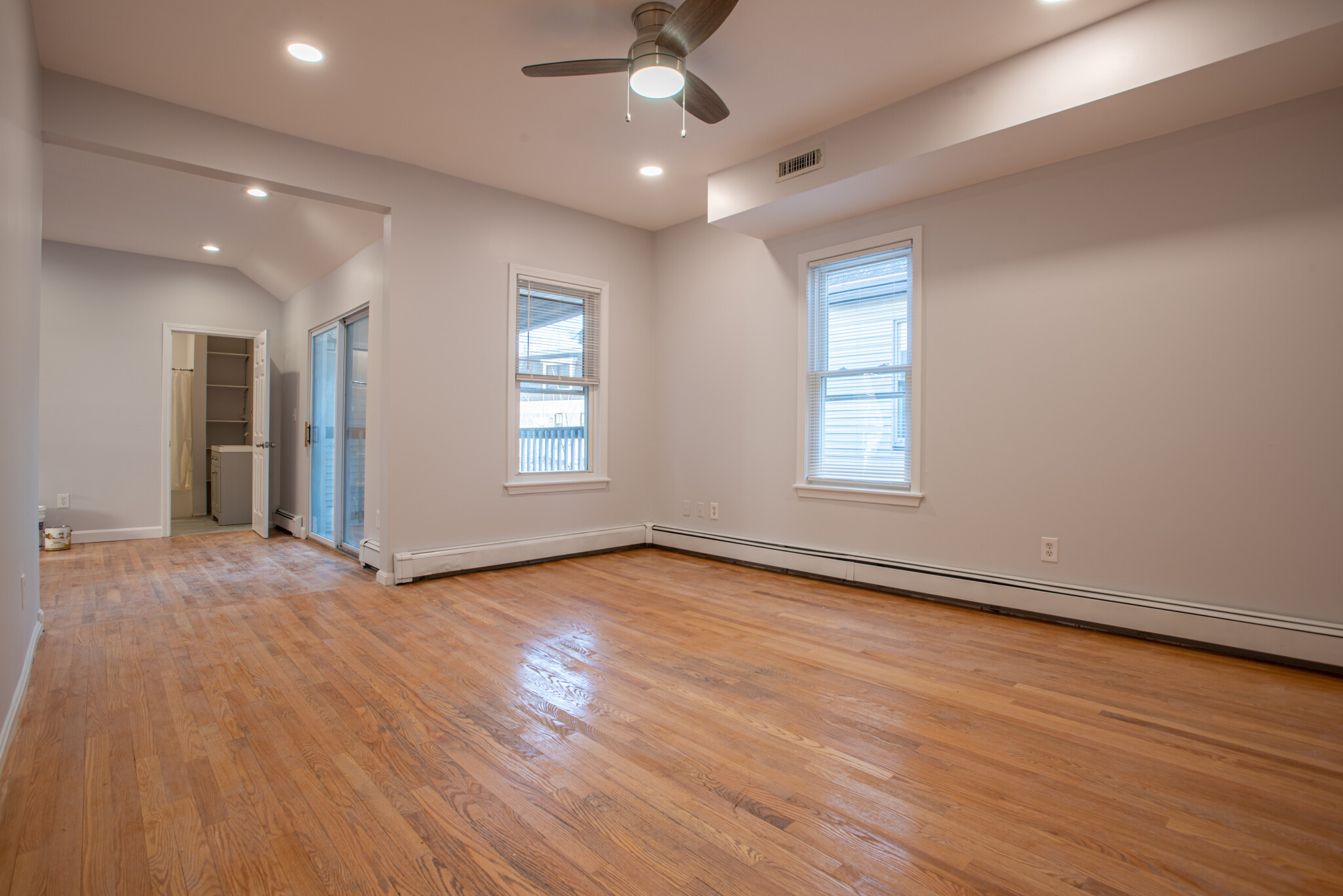 4 bed, 2 bath apartment for rent at 18 Hews Unit 2, Cambridgeport — photo 7 of 24